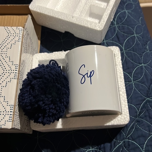 Thirty-One Hello Happy Mug with Pom - BNIB - Picture 2 of 4